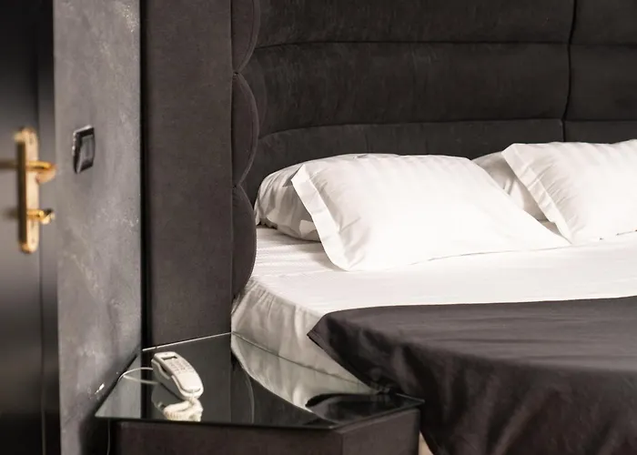 Paradiso מלון 3*