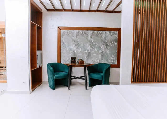 Paradiso מלון 3*